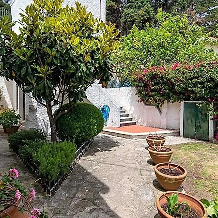 Santiago, Charming Escape